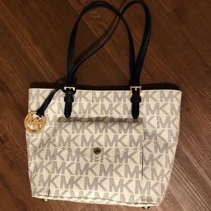michael kors purse